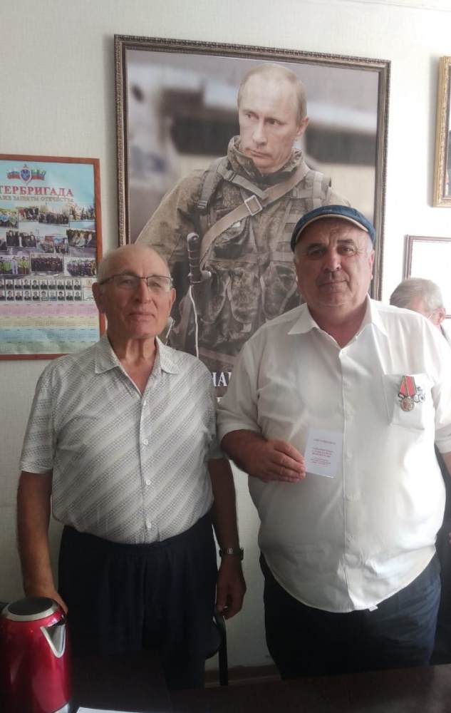 Награждён медалью Абдулкадыров Ухума Гаджиевич